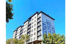 Blueloft 52 I Tashkent Apartment With Balcony